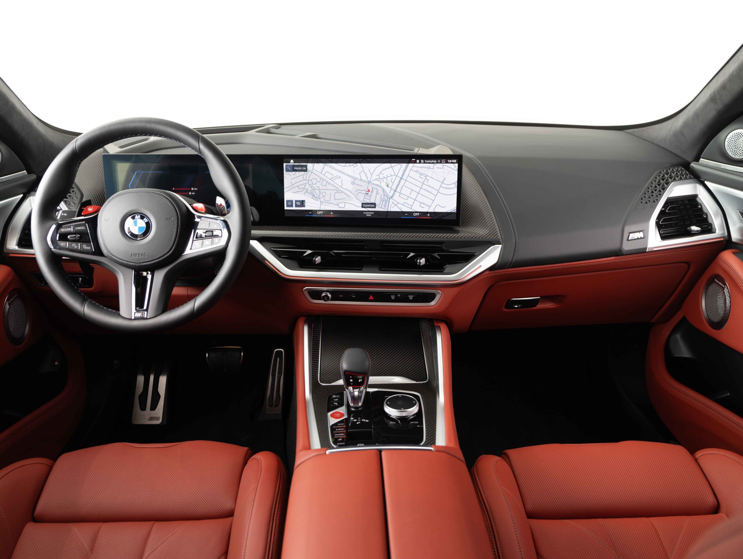 BMW XM | V8 biturbo hybrid 650 koní | skladem | české předváděcí auto | černá Carbon | bronzový paket | červená kůže | maximální výbava | VIP super cena | nákup online na AUTOiBUY.com